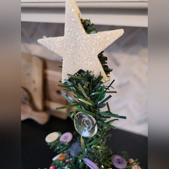 VTG christmas table top tree with button ornaments hand decorated burlap base - Picture 5 of 9